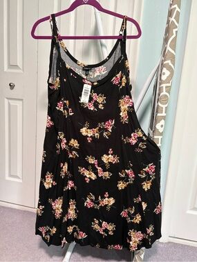 Torrid Size 2 Black Floral Sundress with Pink & Gold Flowers New with Tags